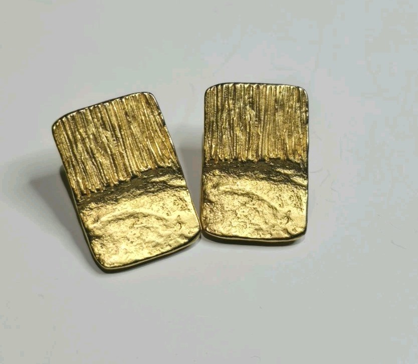 Norma Jean Signed Vintage 1980s Gold Hammered Rectangle Statement Clip Earrings