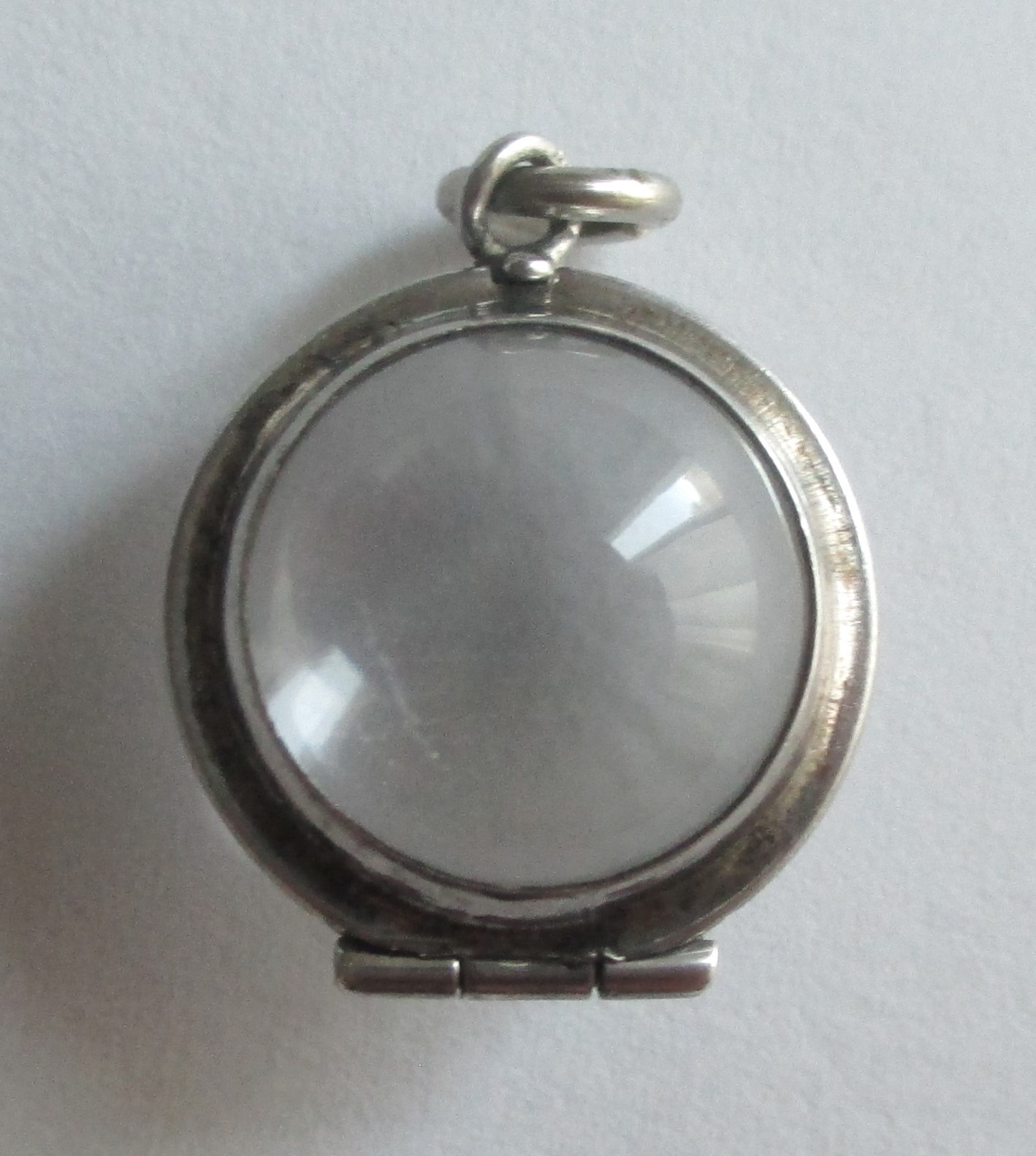 3/4in SMALL VINTAGE STERLING SILVER GLASS ORB LOCKET CHARM POOLS OF LIGHT STYLE