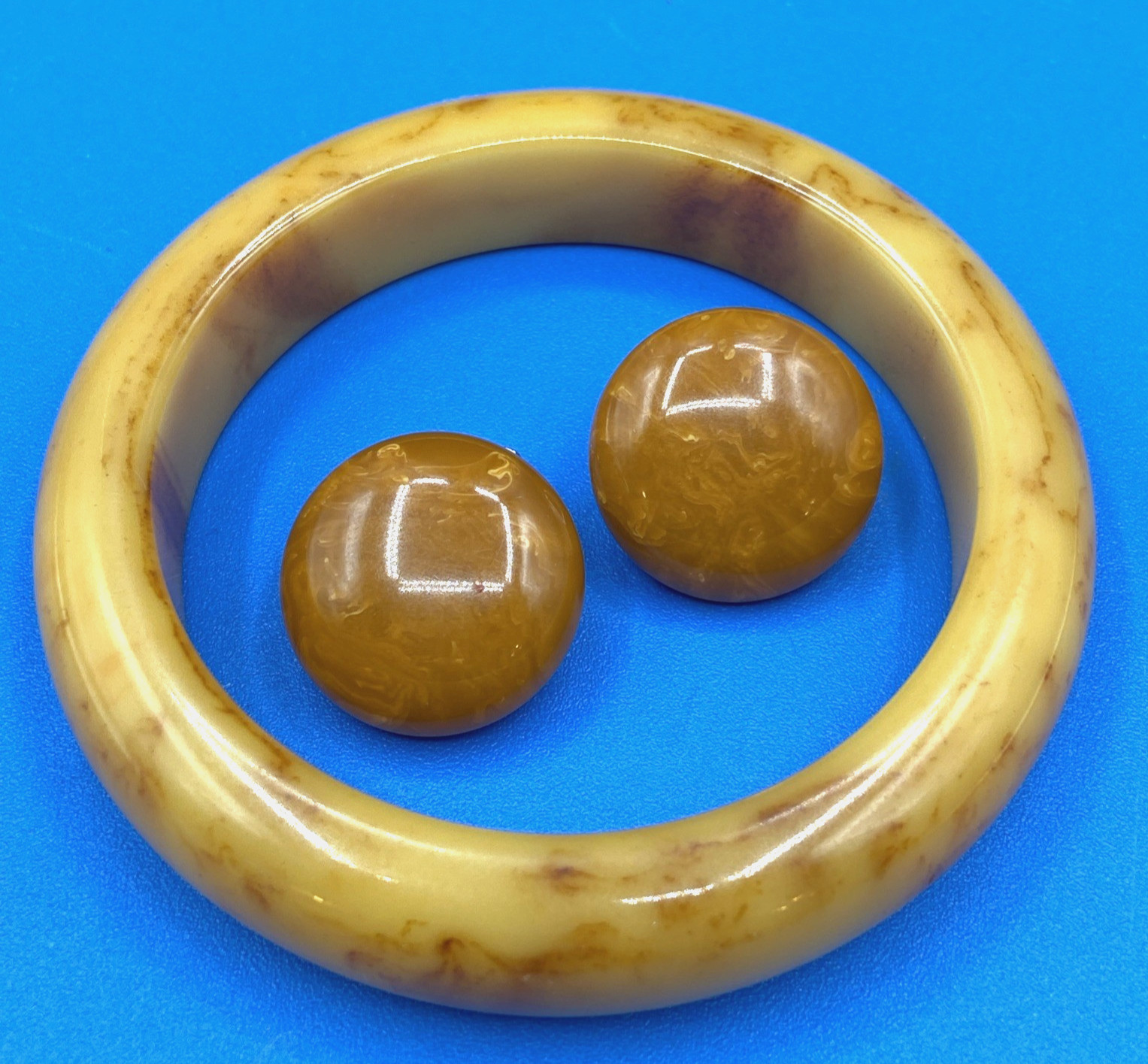 vtg Jewelry Set Bangle BRACELET clip-on EARRINGS butterscotch unknown plastic