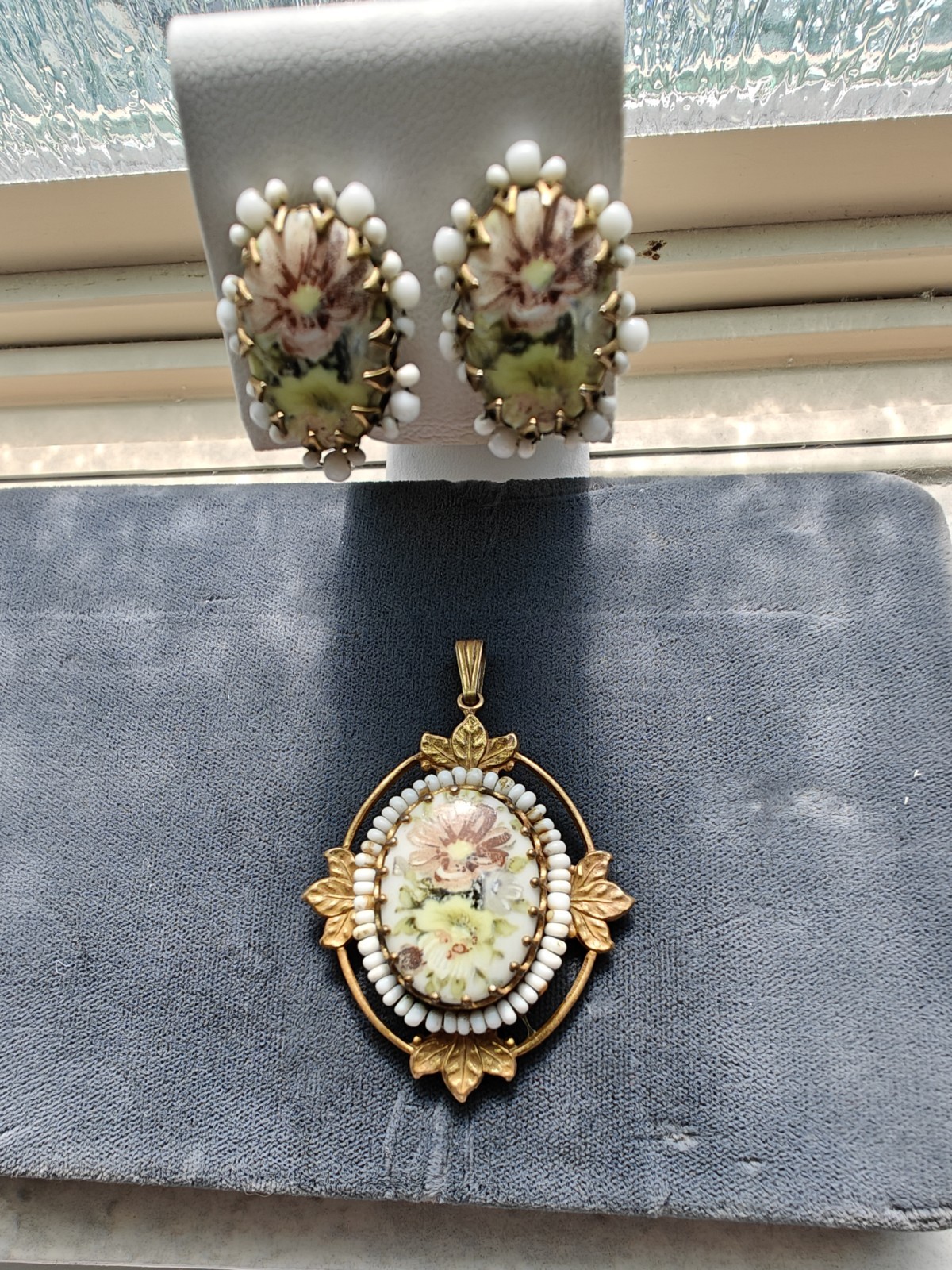 Rare Signed MIRIAM HASKELL Lot Pendant/Ergs Set, Screw Back Earrings, Stick Pin