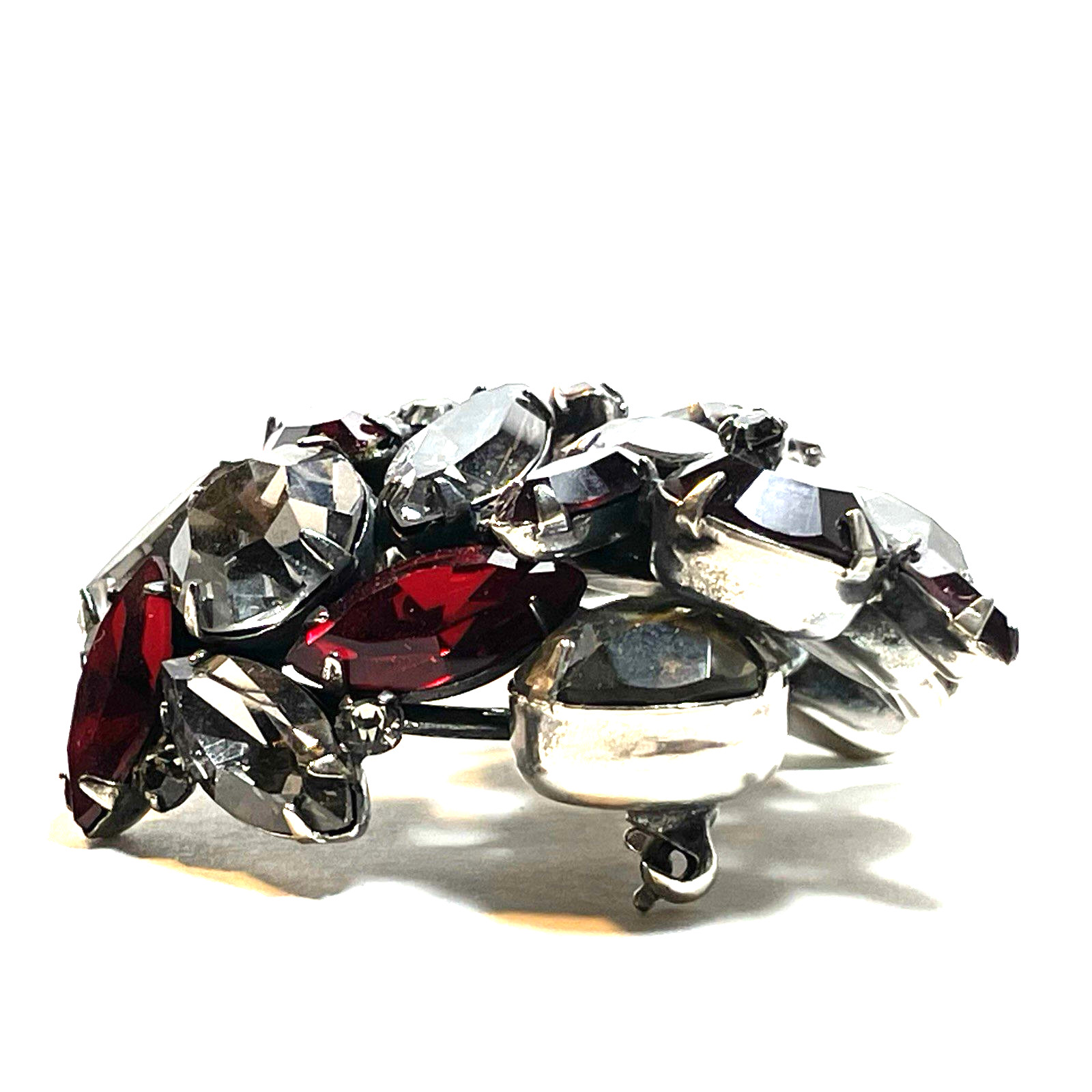 VINTAGE WEISS UNSIGNED SILVER TONE RUBY RED RINESTONE CLUSTER DOME BROOCH