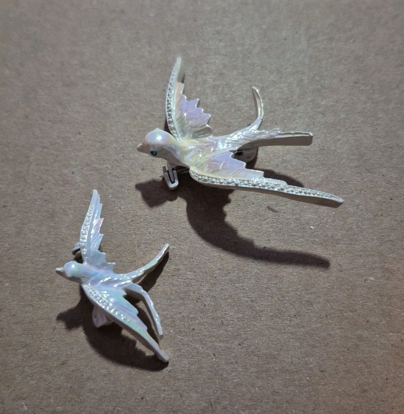 Vintage White Iridescent Enamel Swallow Birds Pins Set Of 2-READ*