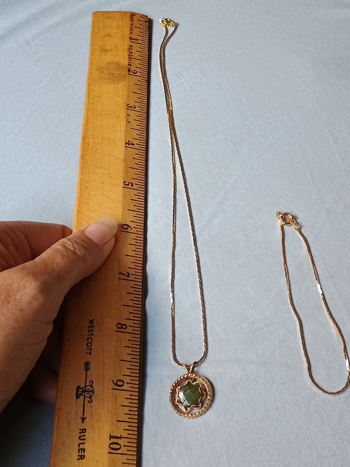 VTG GOLD PLATED GREEN JADEITE/JADE GF FILLED Pendant W 17″ Chain Bracelet