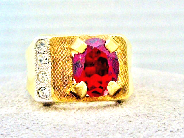 VINTAGE 10K YELLOW GOLD FILLED NEW OLD STOCK 70’S RED & CLEAR STONE RING SIZE 8
