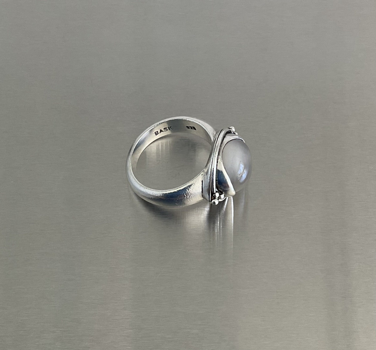 Vintage BASK Gray Moonstone Solitaire Ring Heavy 8 Grams Solid 925 Silver Size 7