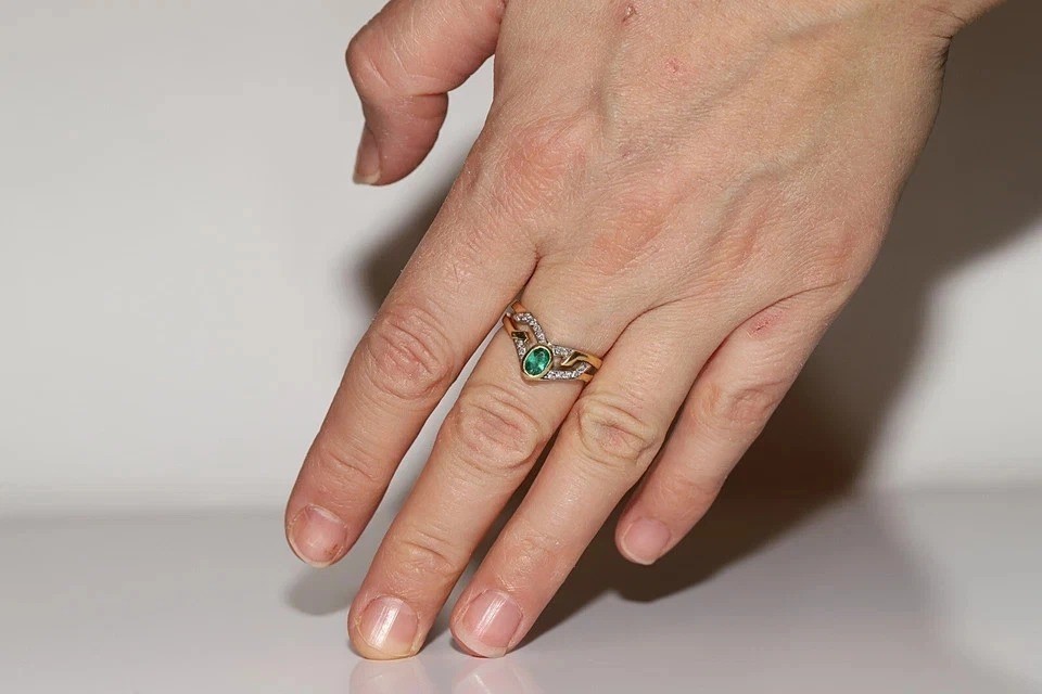 2.1Ct Art Deco Style Oval Lab Created Emerald & Diamond Wedding 14K Gold FN Ring
