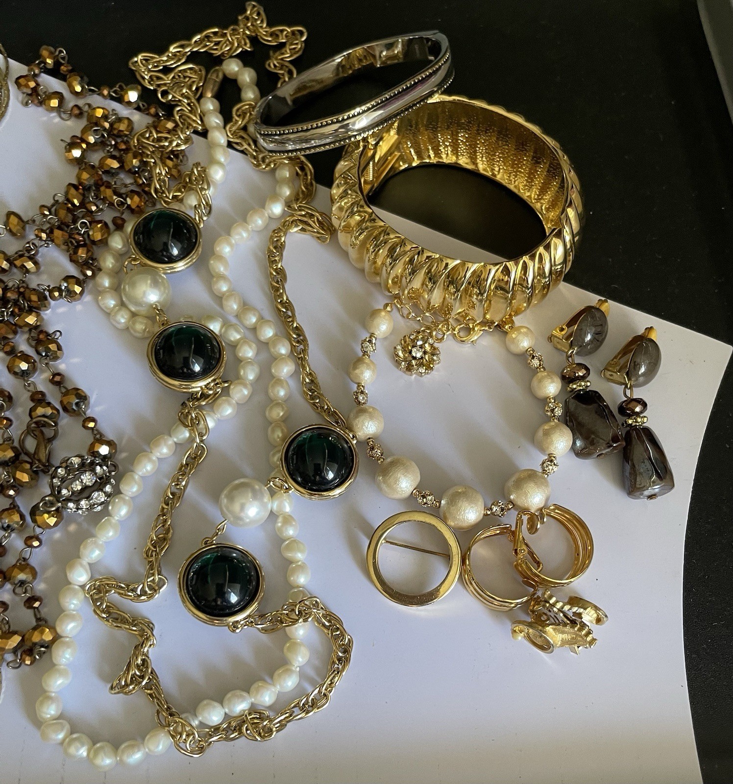 Vtg Gold Tone Fashion Jewelry Lot of 10 pieces Runway Statement
