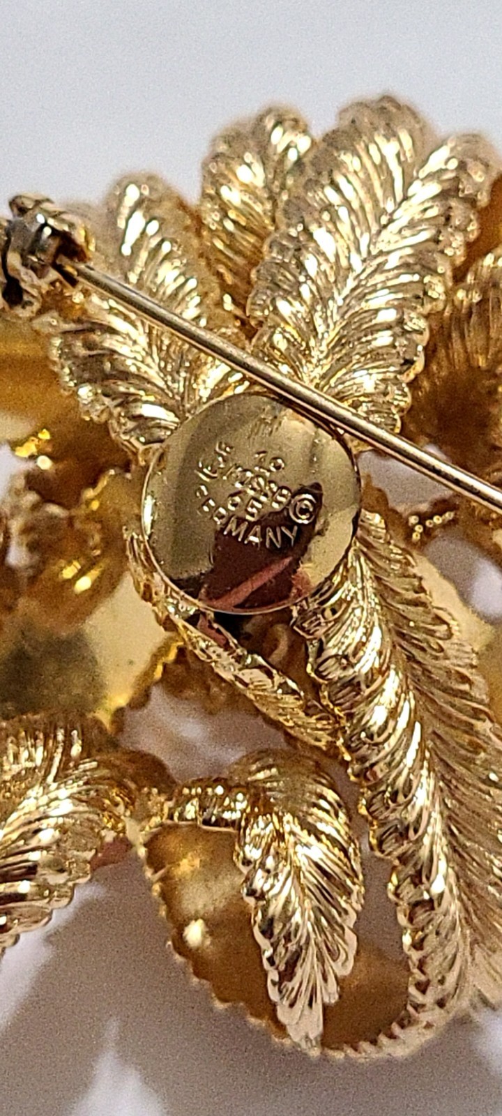 Grosse Signed Gold Tone Bow Leaf Nature Brooch Pin Women’s Fashion Jewelry