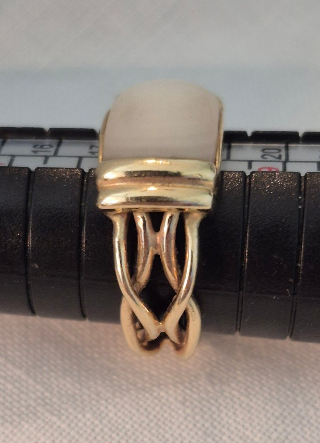 Vintage Custom Designed 14K Yellow Gold Natural Moonstone Ring Size 8 6.9 g.
