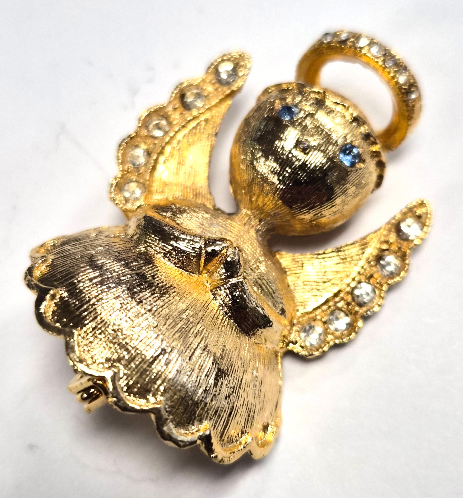 Vintage 70’s Signed Ultra Craft Gold Tone Angel Christmas Lapel Pin / Brooch
