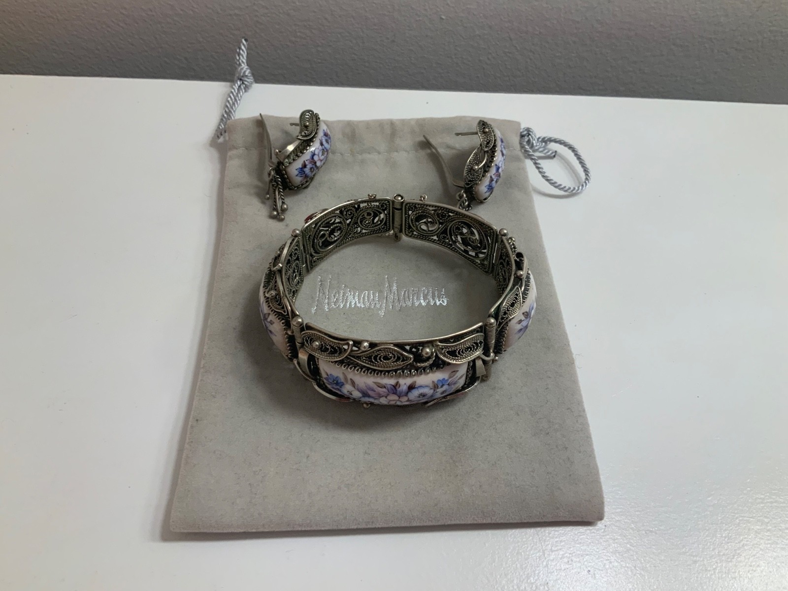 VINTAGE MORE THAN 50 YEARS OLD ENAMEL WOMEN BRACELET & EARRINGS GREAT CONDITION