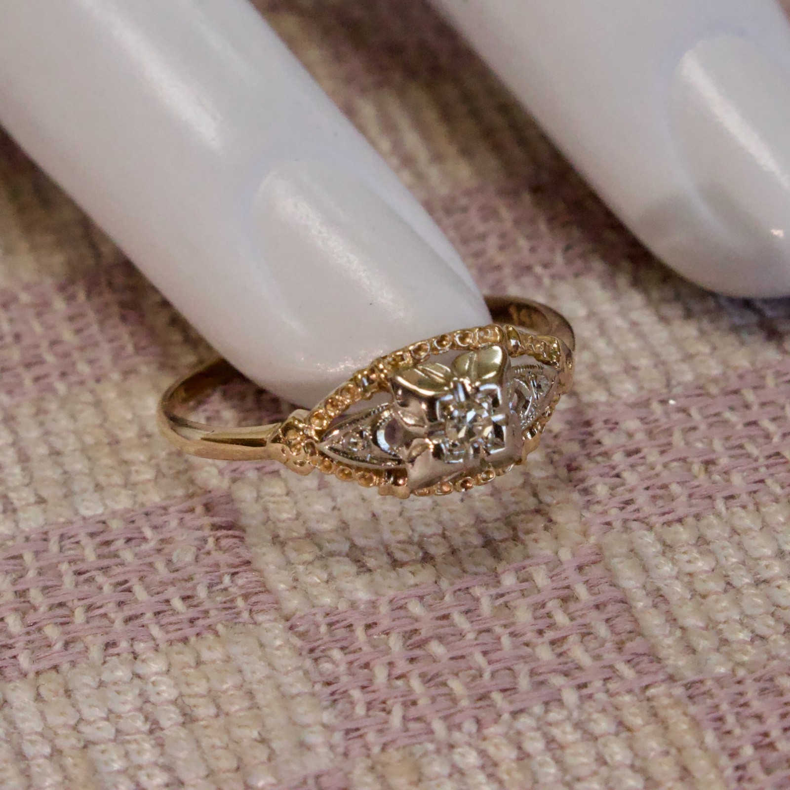 VINTAGE 14K YELLOW GOLD OPEN WORK NATURAL MINED DIAMOND RING (size six)