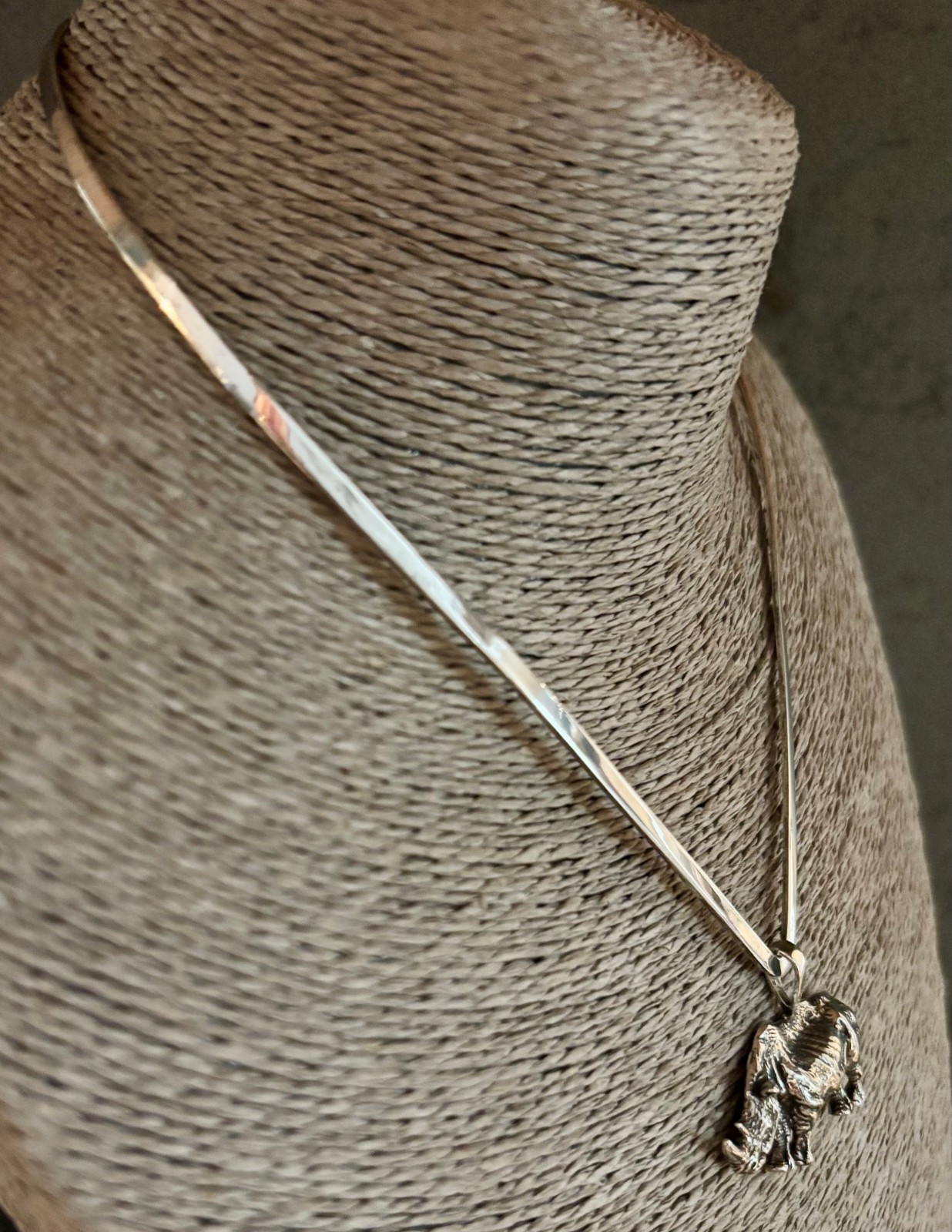 Vintage .925 Sterling Silver V-Neck Choker 16″ inch & 925 RHINO PENDANT | 22+ G