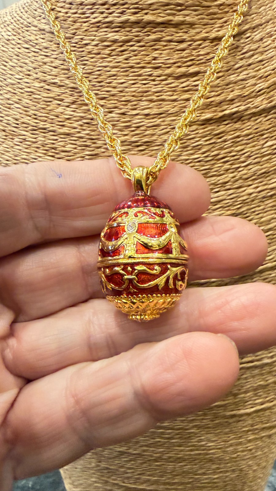 BerebiI Anni Egg pendan SOLD BY EDGAR BEREBI NEW OLD STOCK signed Certificate .