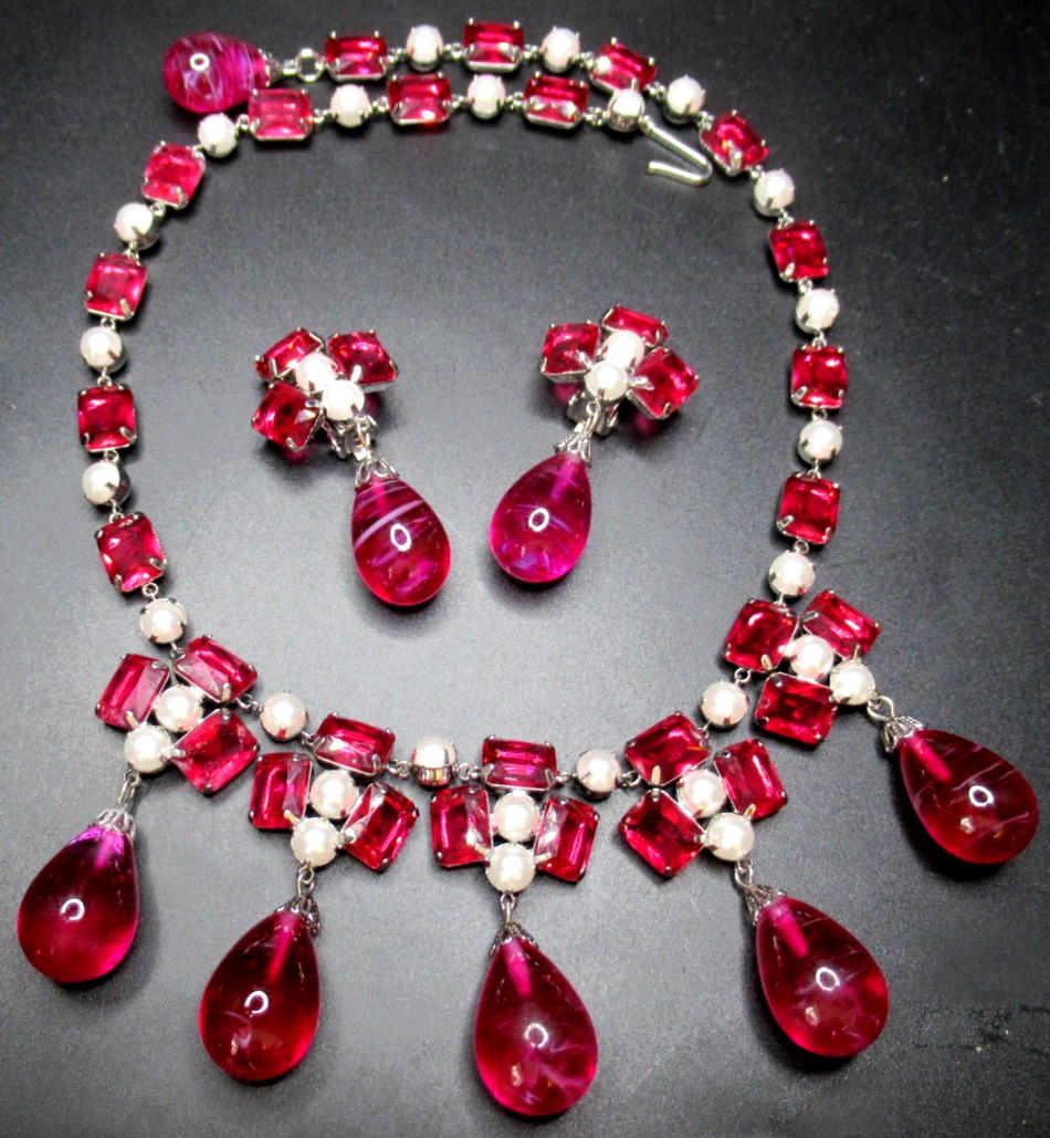 HENKEL & GROSSE For CHRISTIAN DIOR Germany 1963 Pink Flawed Glass Necklace Set