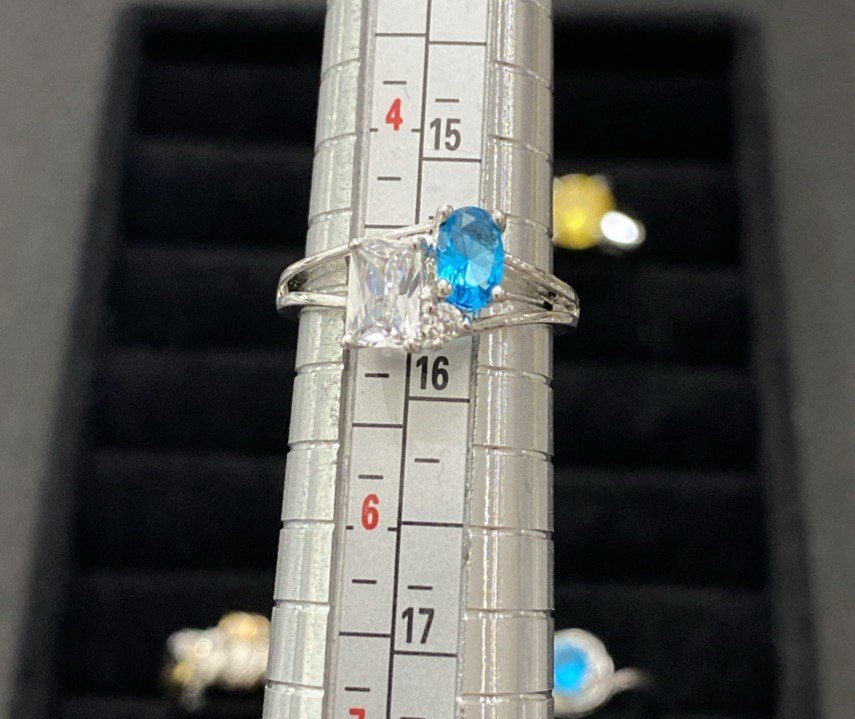 ✨Lot Of 5 Vintage To Now Beautiful Gemstone Estate Rings, All Size 5✨