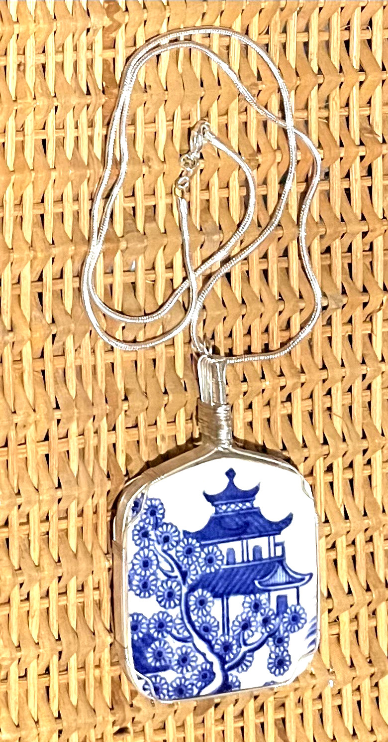 Vtg 1990s Broken Blue Willow China & Sterling 2.5″ Pagoda Pendant 22″ Necklace