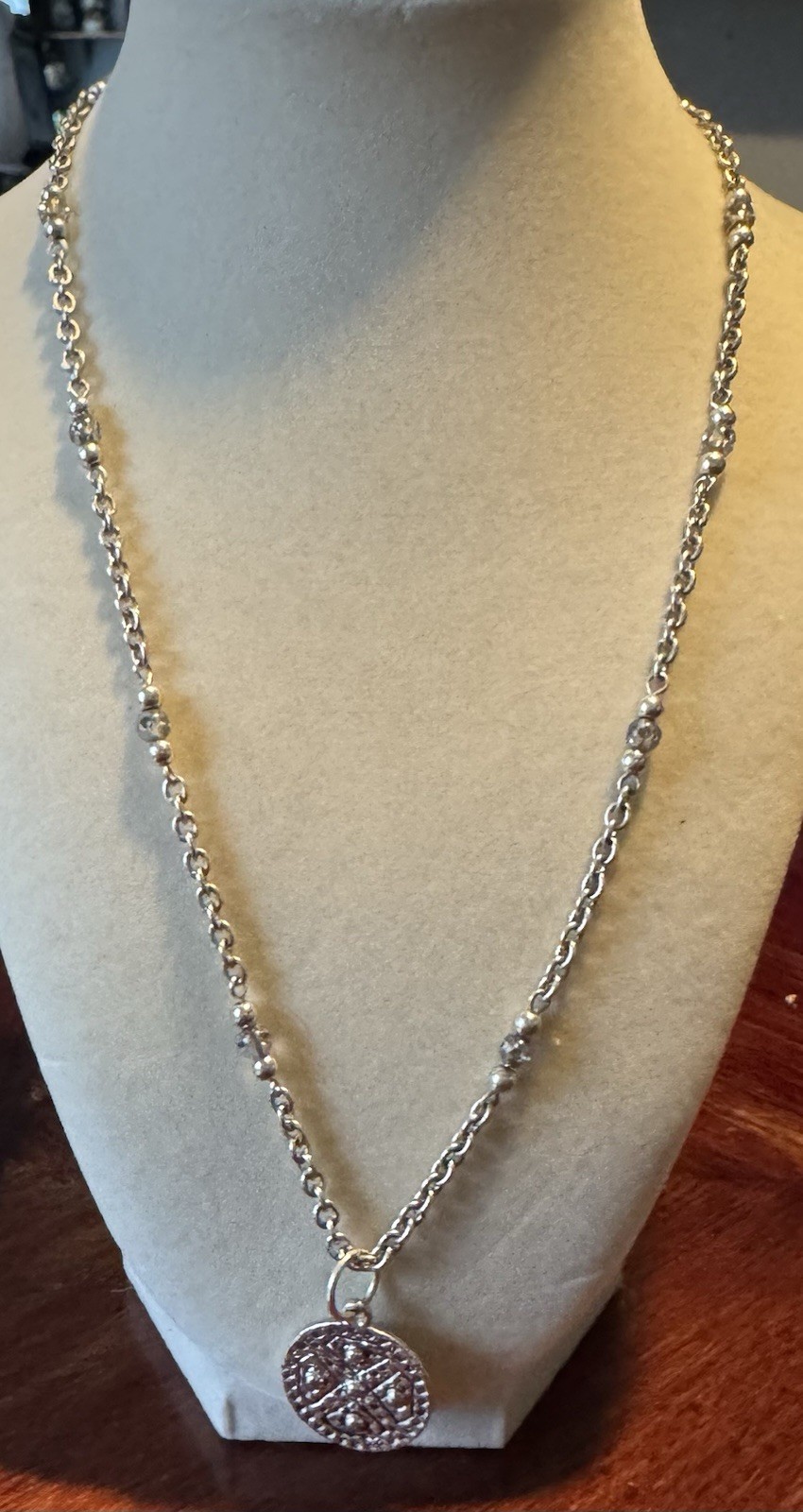 Vintage Premier Designs Silvertone Necklace With Round Medallion 20”