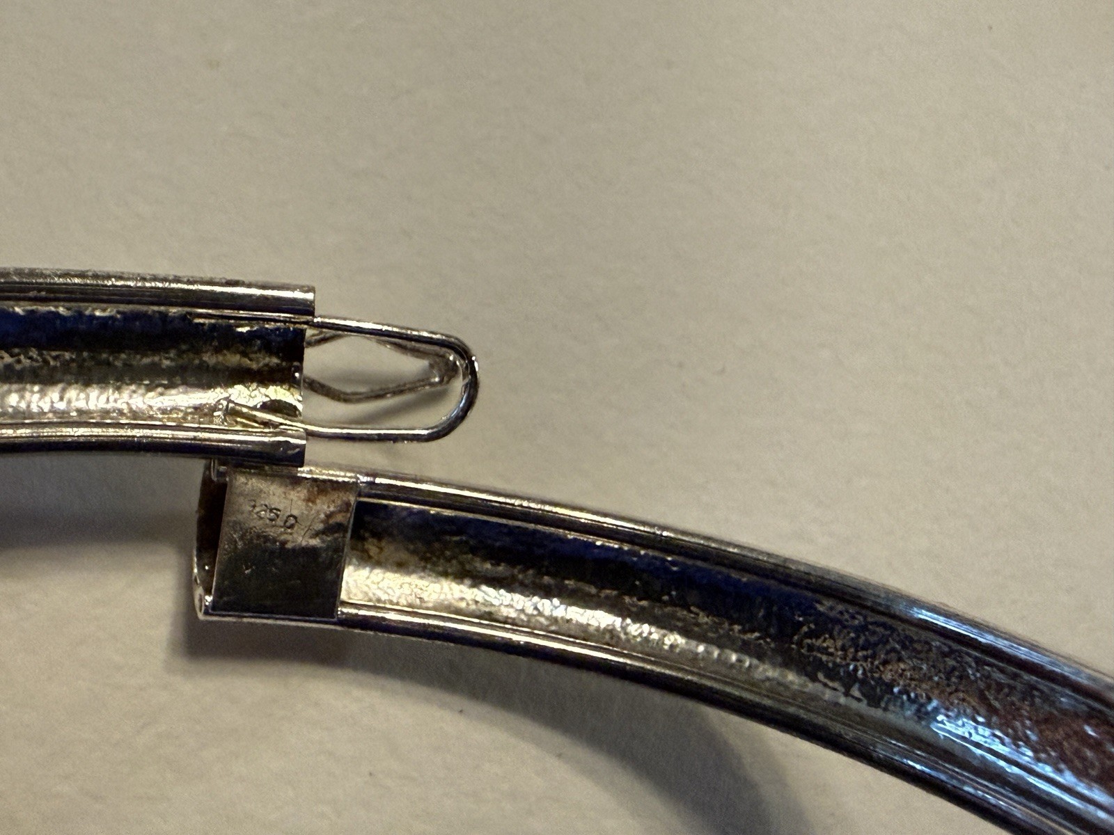 VINTAGE STUNNING STERLING SILVER BANGLE BRACELET ~ 925