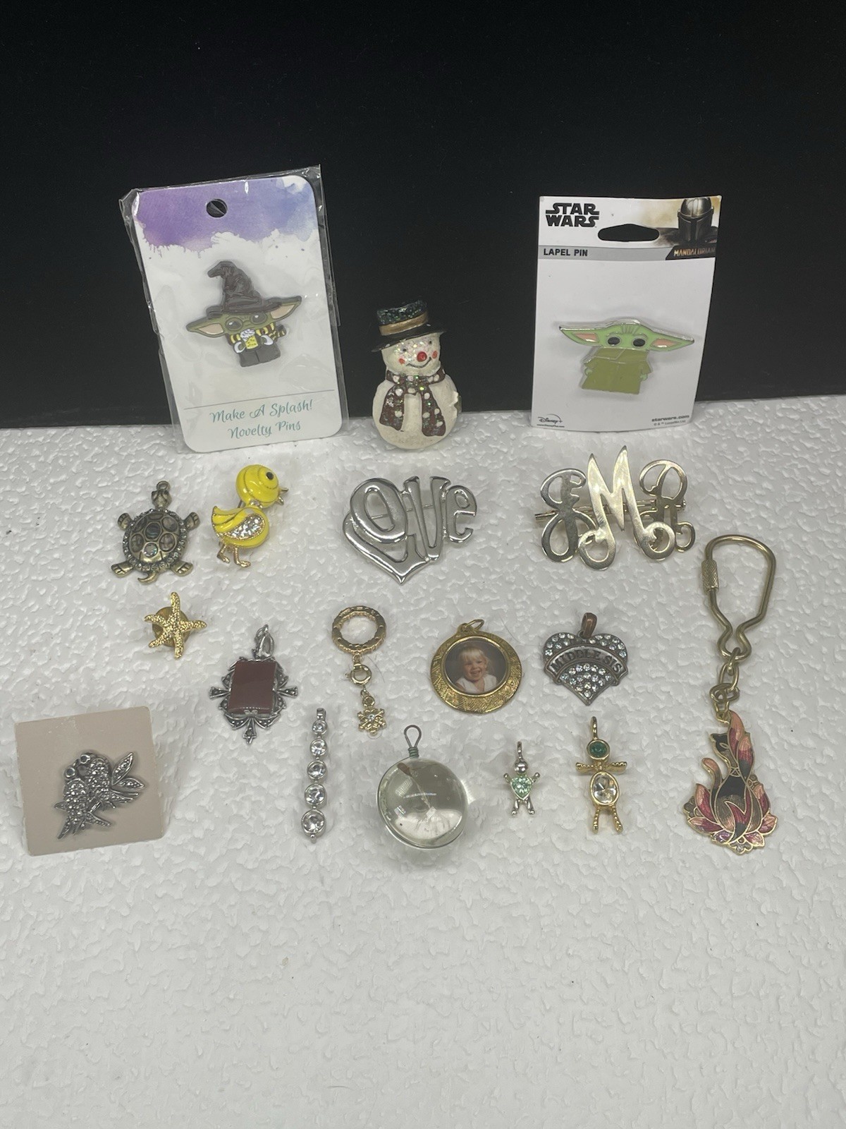 Brooches Pins Key Chain Assorted Shapes Sizes Colors & Materials Jewelry Lot