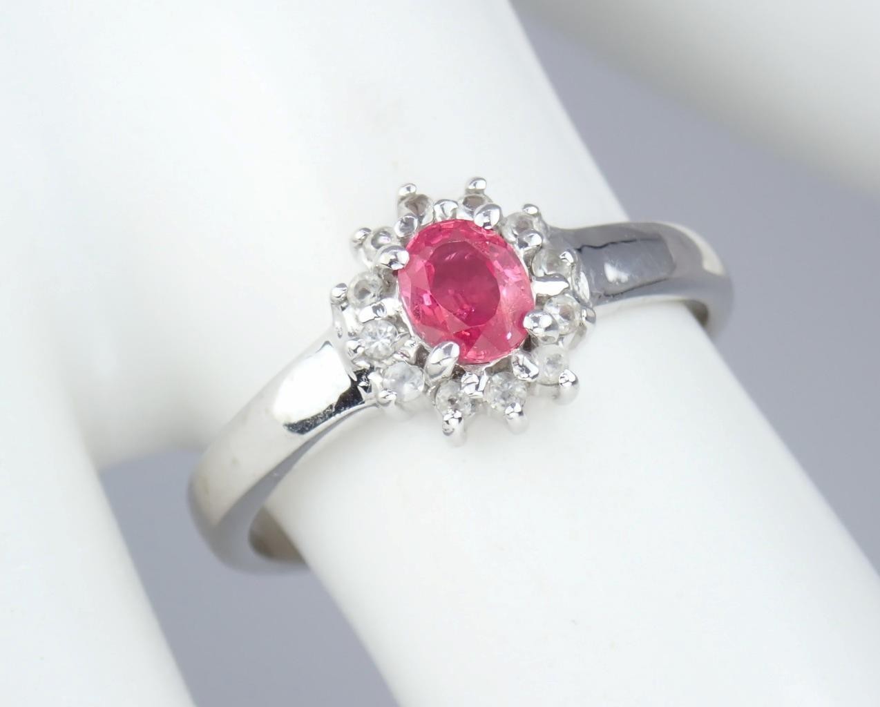 Beautiful Vintage Estate Solid 9K White Gold Red Spinel Floral Ring Size 7
