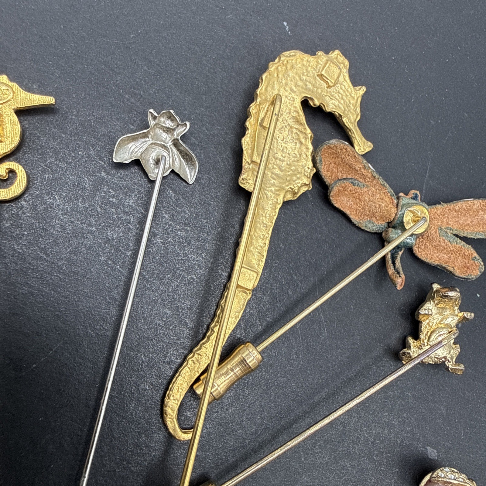 Lot Of Stick Pins – Animals And Bugs Seahorse Seal Dragonfly Frog Duck Bee J57