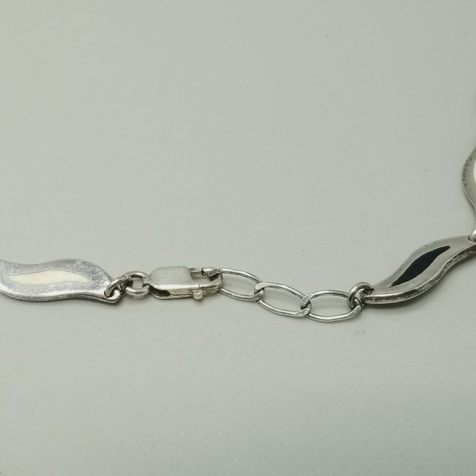 Vintage Sterling Silver Wavy Pattern Chain Necklace Black White Enamel 16 Inch