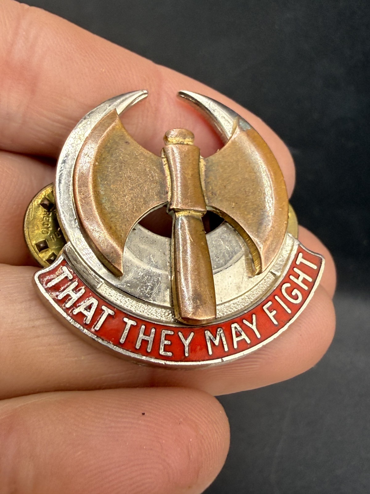 Vintage Army 224th Engineer Battalion Unit Crest Pin That They May Fight