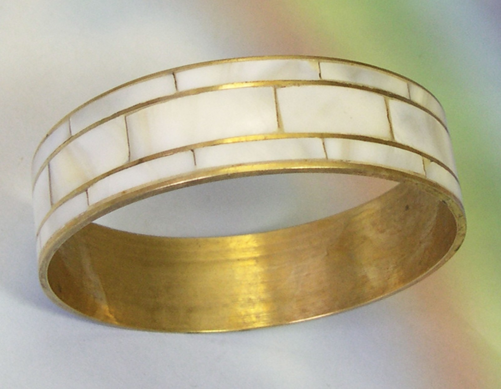 Vintage Mother Of Pearl Bracelet BANGLE Shell Inlay Gold Tone .75″ old jewelry