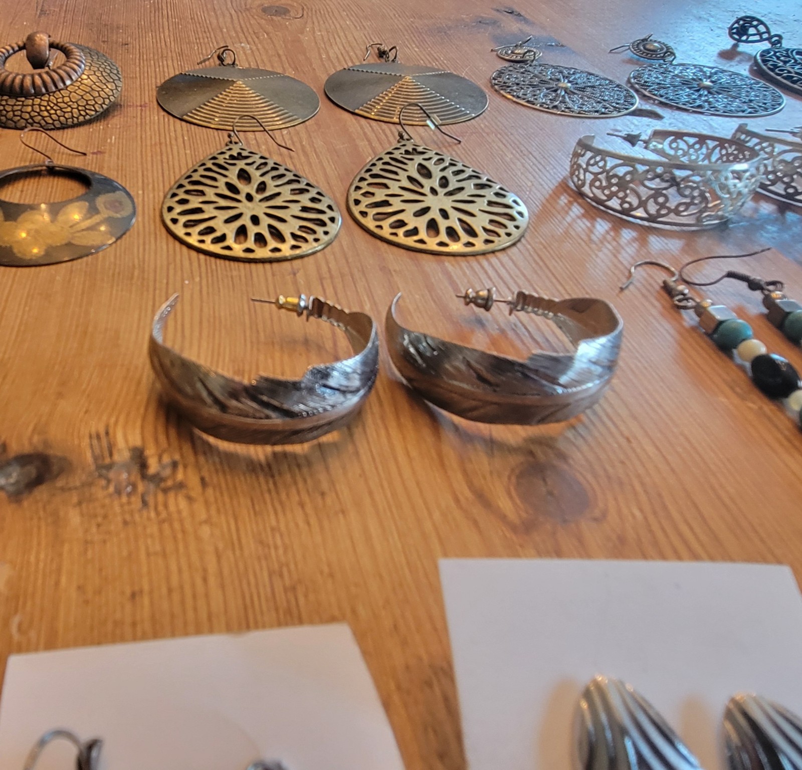Lot Of 40 Pairs Wearable Vintage Fashion Earrings Wear Or Resell Great Variety