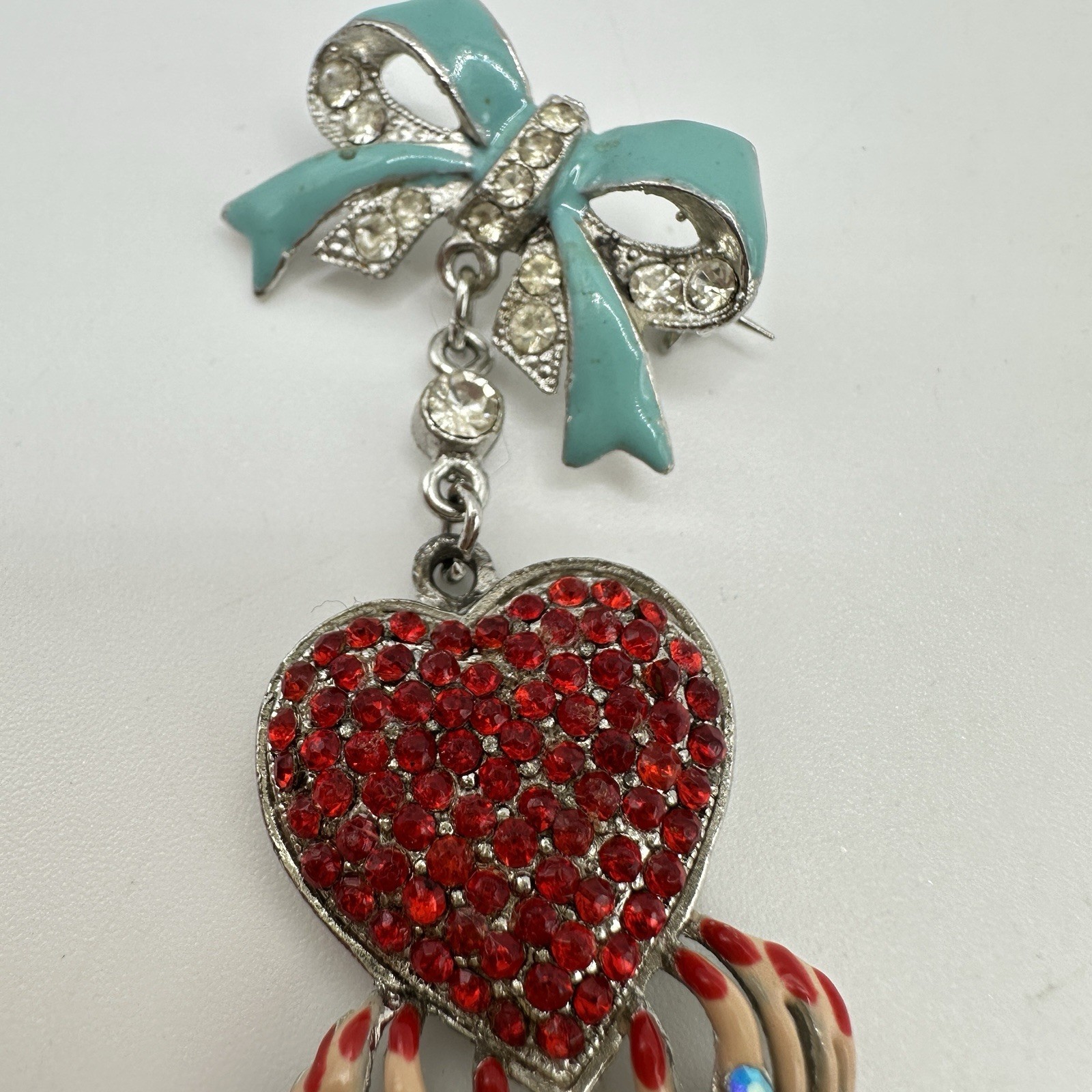 Vintage Figural Heart Hands Brooch Pin Rhinestone Enamel Dangle Bow Novelty 3″