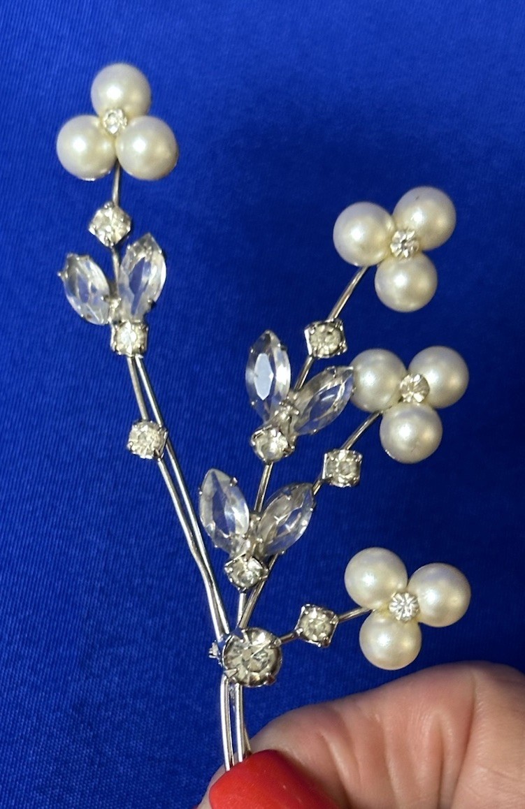 Floral Spray Silver-tone Stems Clear Rhinestones & Faux Pearl Flower Tips Brooch