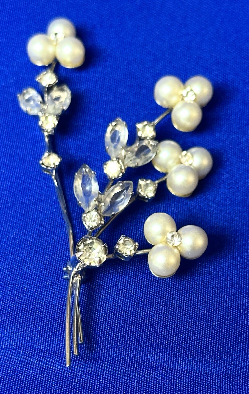Floral Spray Silver-tone Stems Clear Rhinestones & Faux Pearl Flower Tips Brooch