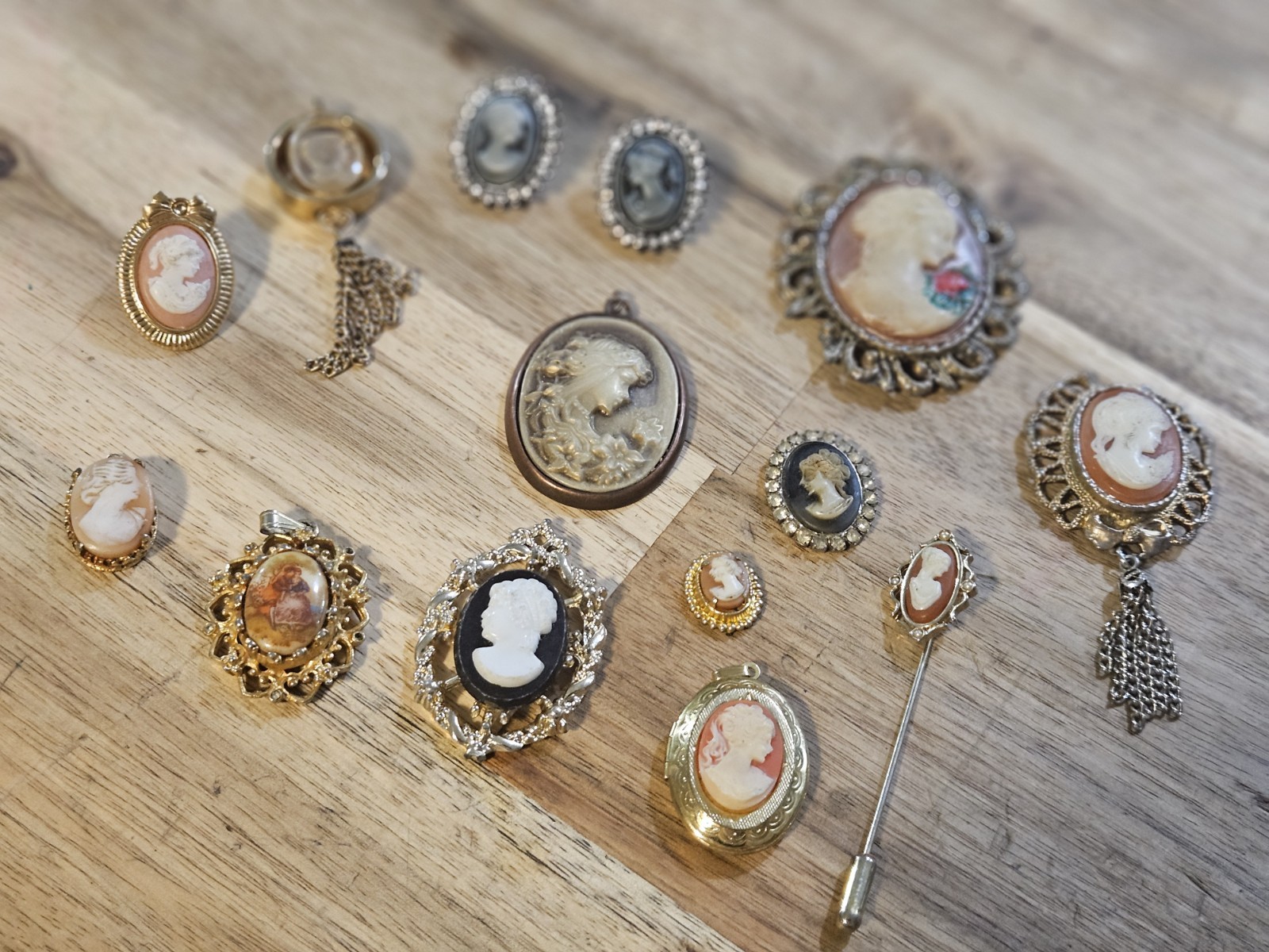 Vintage Cameo Lot of 14 ~ Pendant Stick Pin Brooch Glass Resin (Craft Projects)