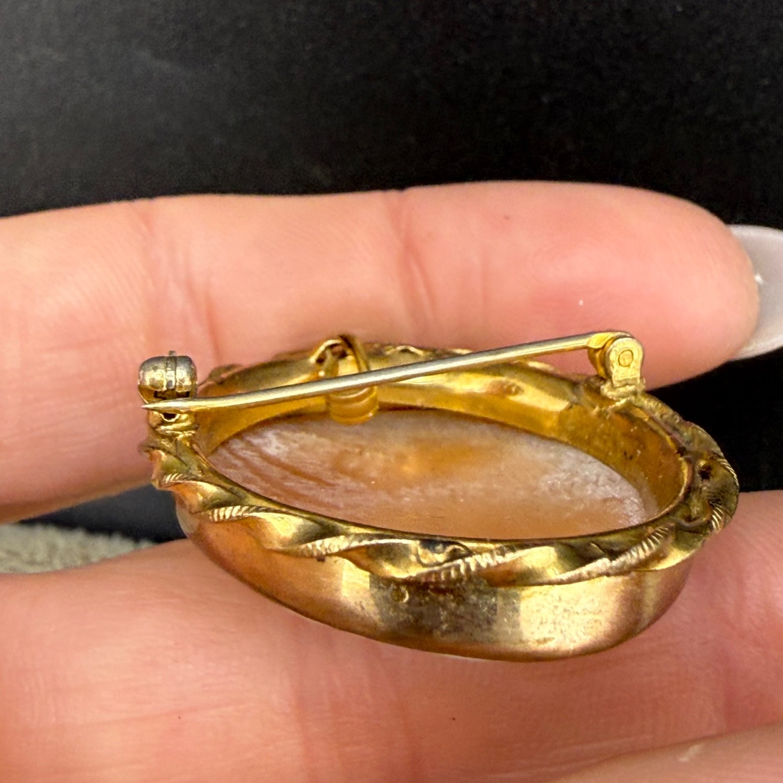 Vintage Cameo Brooch Carved Gold Tone Pendant Bale