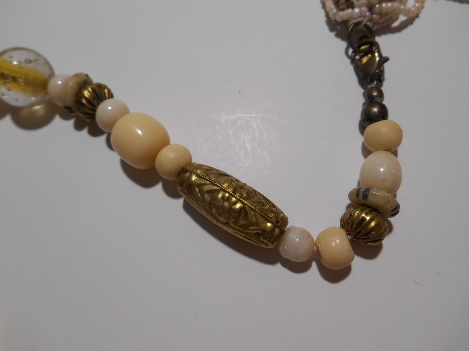 VTG AVENUE Multi Strand Beige Glass Micro Bead Bone Stone & Metal Necklace 28″