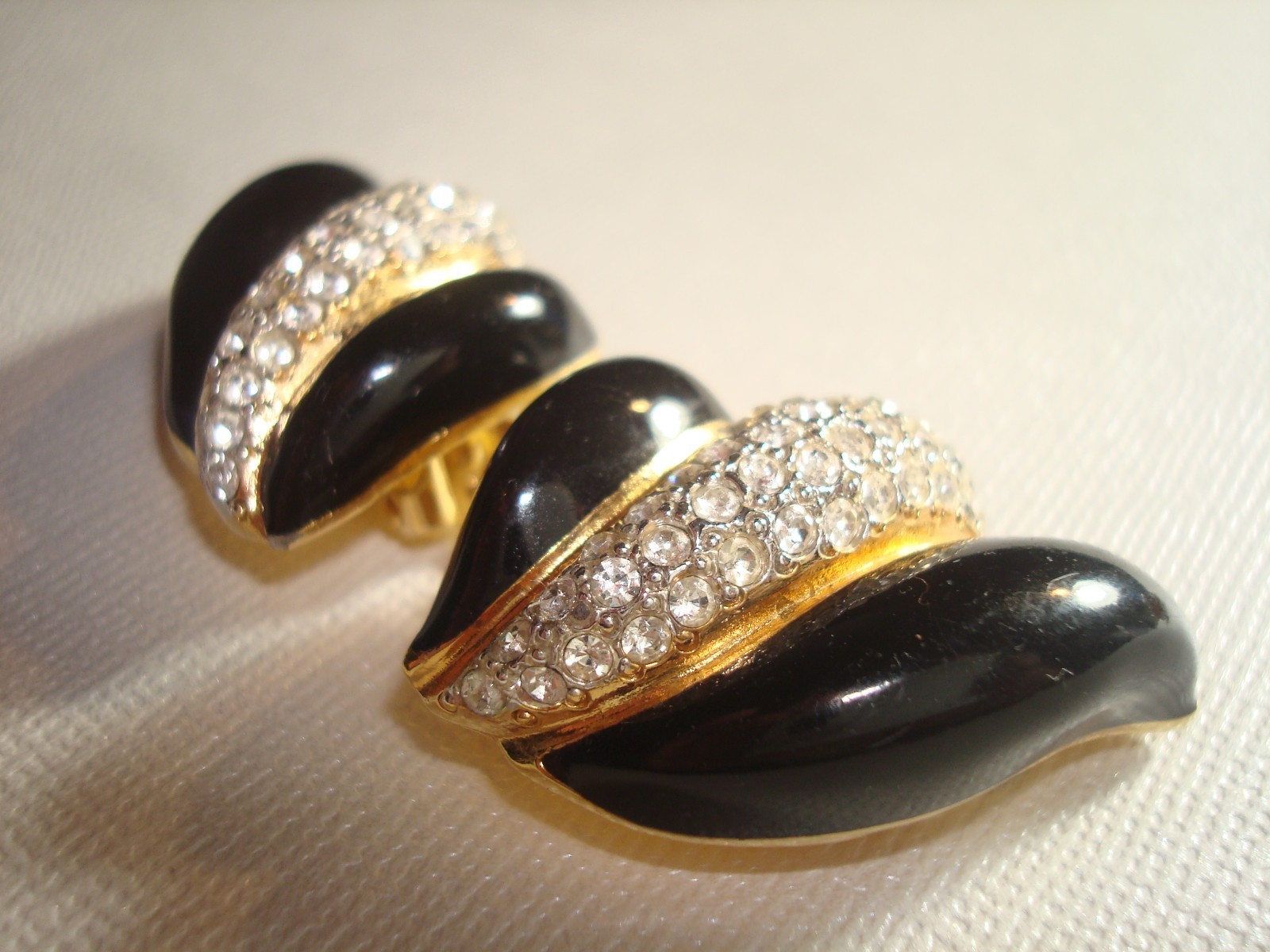 Vtg.St.JOHN LOT (2) EARRINGS OVAL TIGER’s EYE GOLD/T, BLACK ENAMEL RHINESTONES