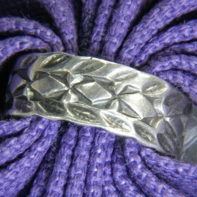 Southwestern stamped 1/4″ vintage 0.925 Sterling Silver band Ring size 5