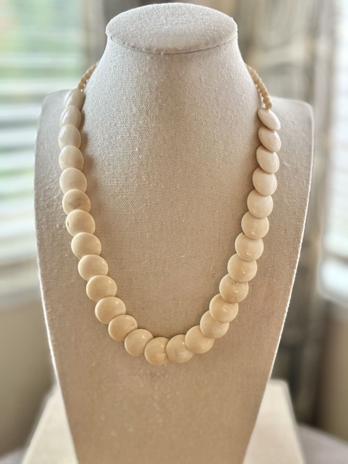 Vintage 1960s-80s Bleached Bone Disc Necklace Graduated Piano-Key Style 19”