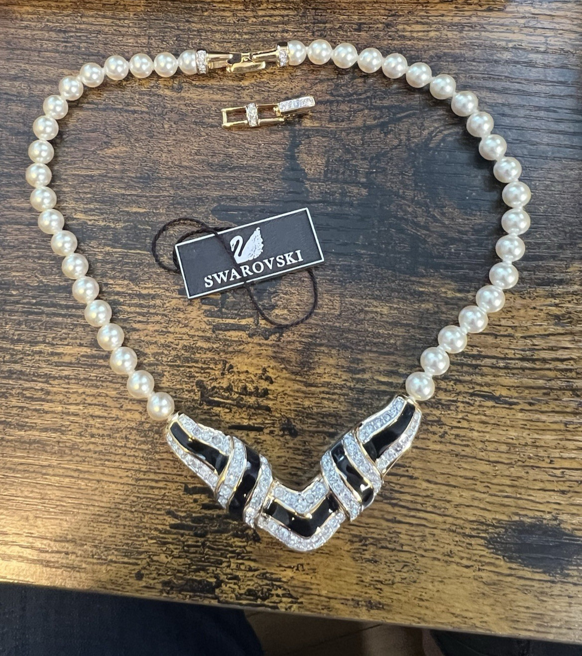 SWAROVSKI Pearl Glass Bead Black Enamel & Crystal Chevron Necklace Swan Logo