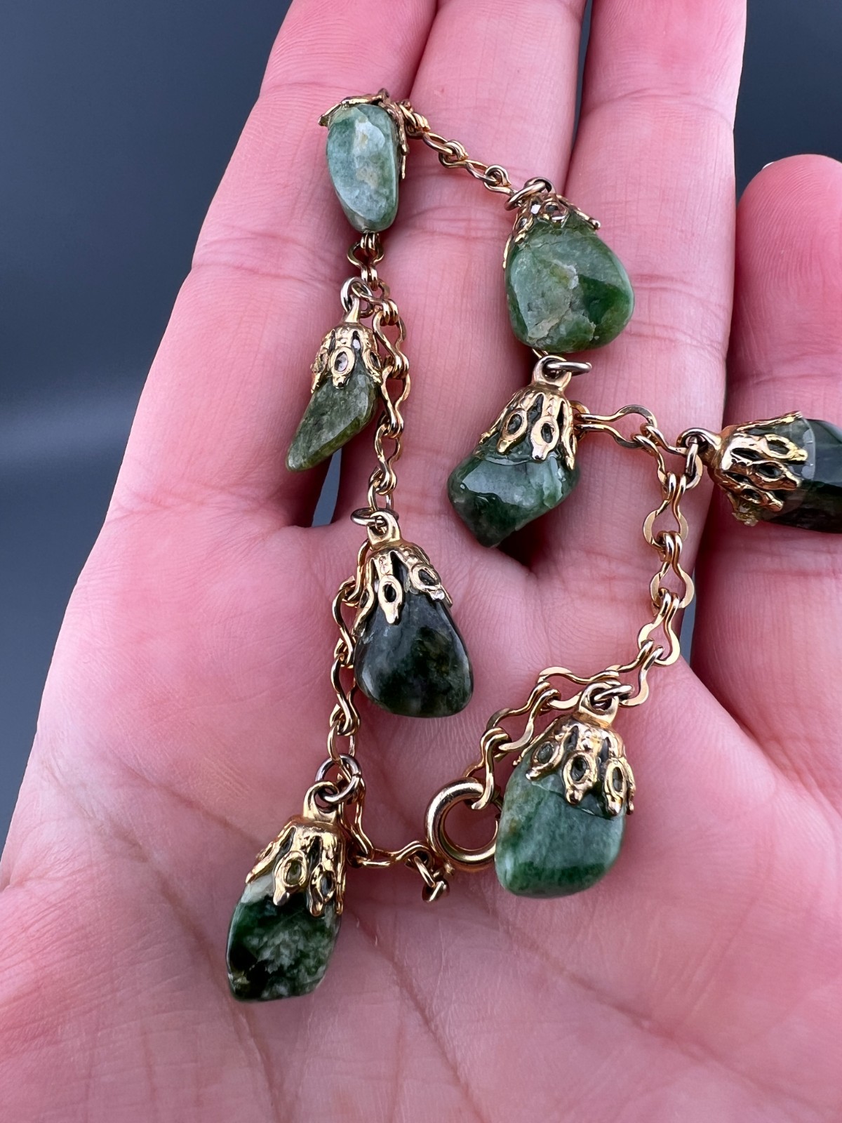 Vintage Charm Bracelet Green Gemstone Gold Tone Serpentine 7″ Fancy Link Boho