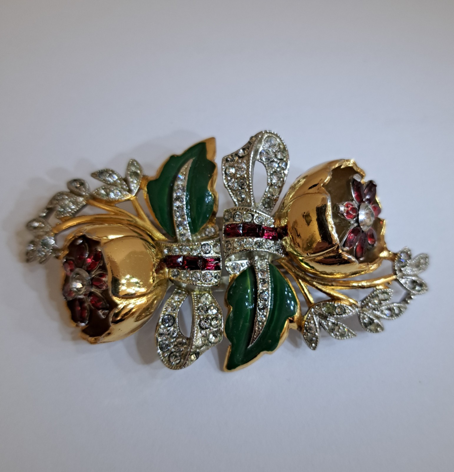 Coro Duette Quivering Camillas Brooch Red & White Stones Green Enamel Gold Tone