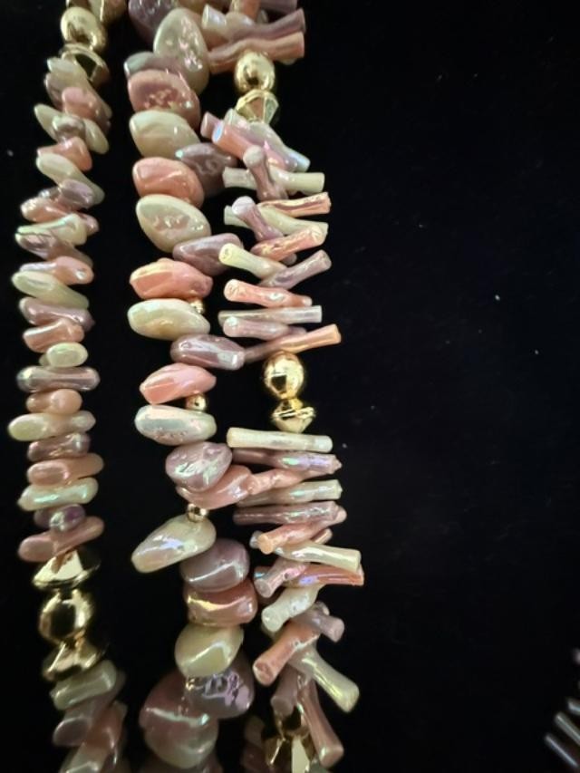 Vintage 27″ Pink AB Shell Chip 3 Strand Statement Necklace Gold Tone Boho