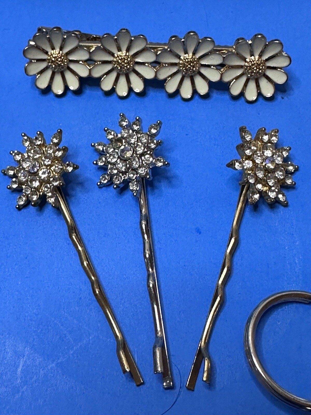 Mixed Jewelry 32-Lot Some Vintage To Modern – Rhinestone Hair Clips None Broken
