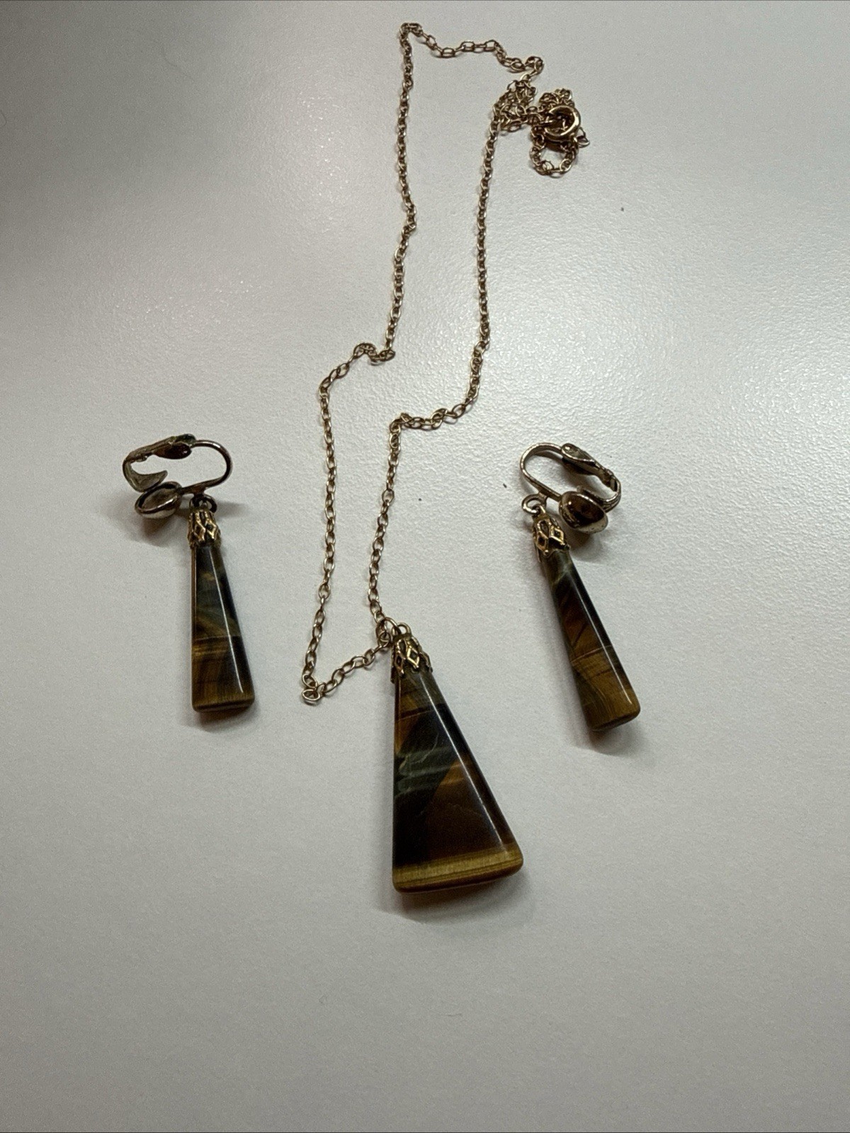 Vintage Tiger’s Eye Necklace & Clip Earrings Set – Gold Tone