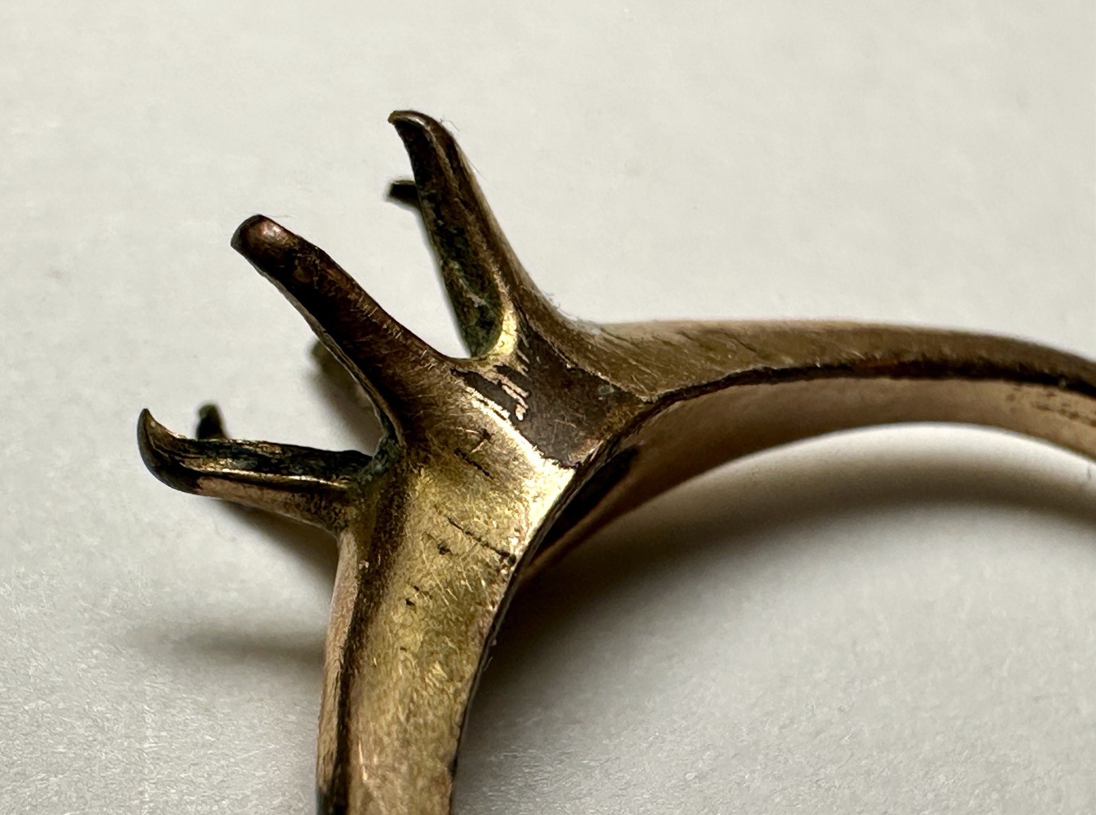 2 Vintage Gold Shell Rings, Unknown Sizes & No Stone
