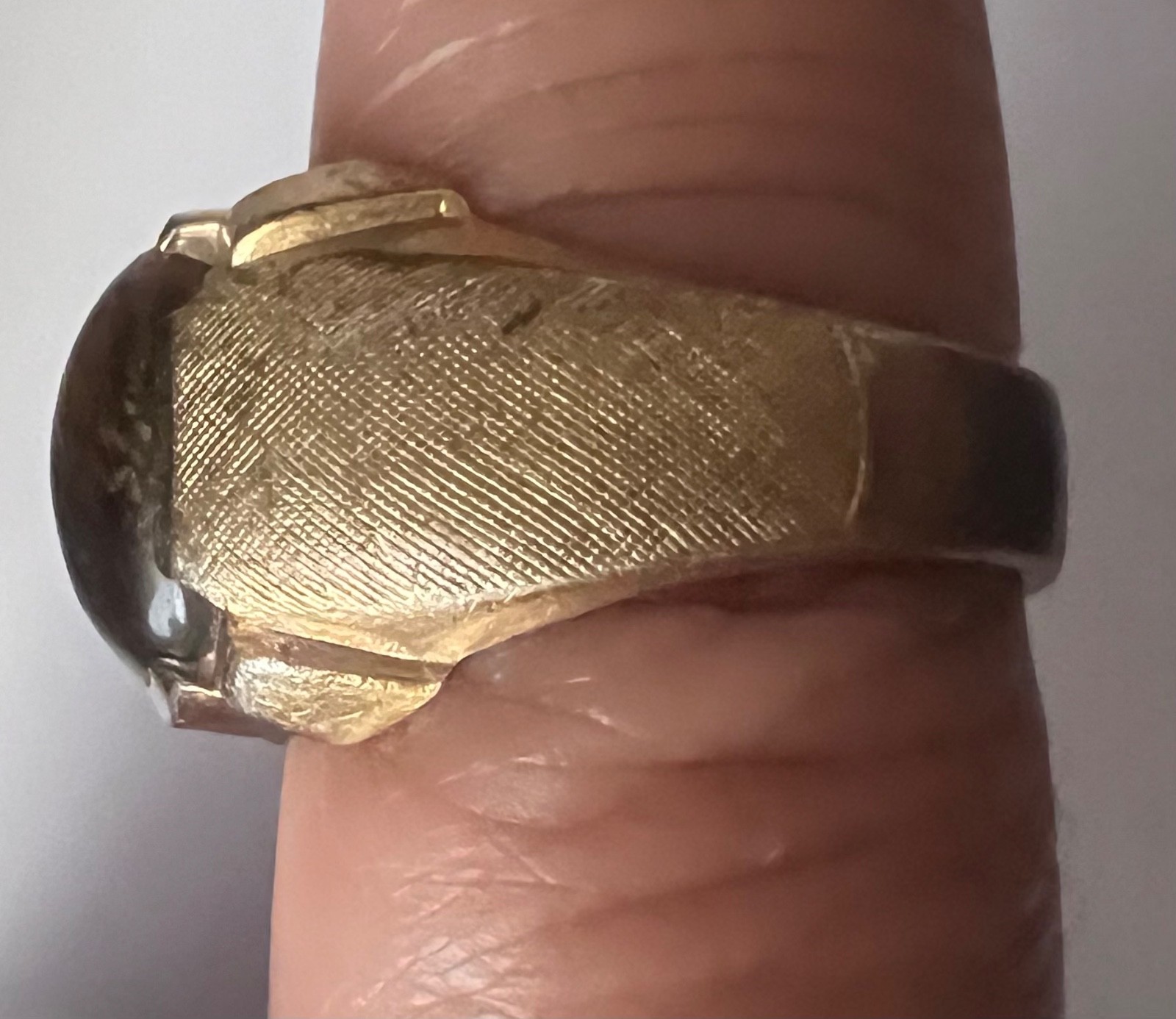 Vintage Mens Size 9 Tiger Eye Ring Gold Plated Maker Mark Gold Tone