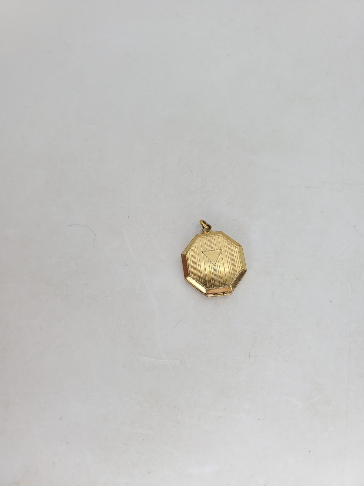 Vintage Art Deco Octagon Locket Gold Tone .75″ Triangle Etched