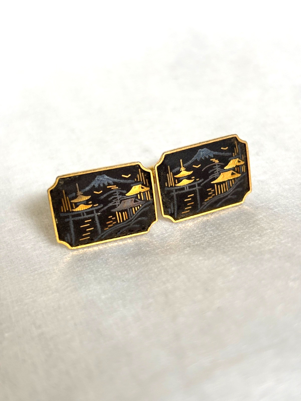 Vintage Japanese Damascene Cufflinks Mt Fuji Pagoda Zogan Inlay Gold Tone Retro