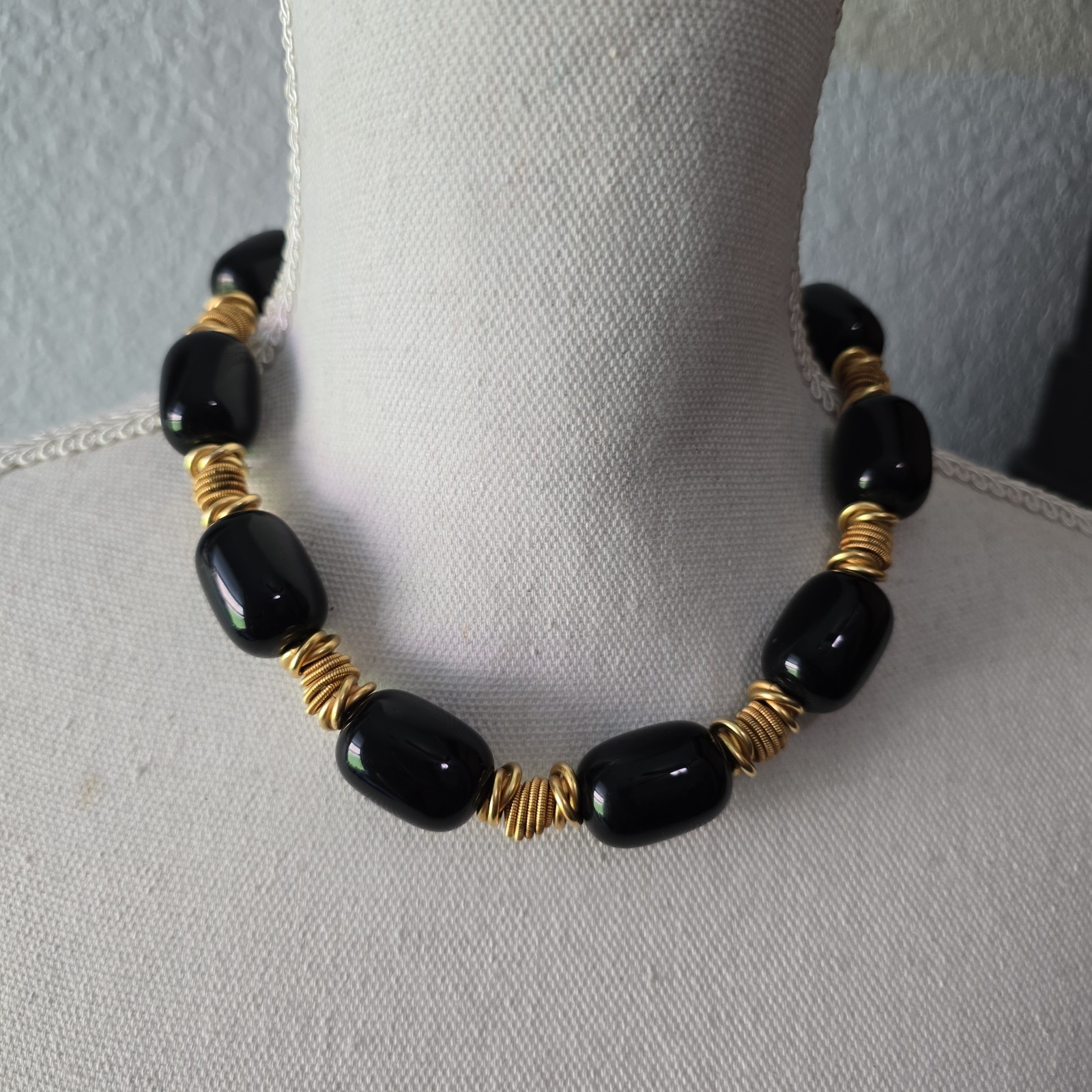 Vintage Anne Klein Gold Tone Black Acrylic Beads Choker Necklace 18″L